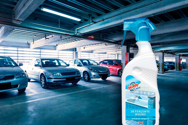 Come rimuovere macchie di sale e calcare dall’auto