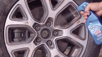 Come pulire e proteggere le gomme e i cerchioni dell'auto